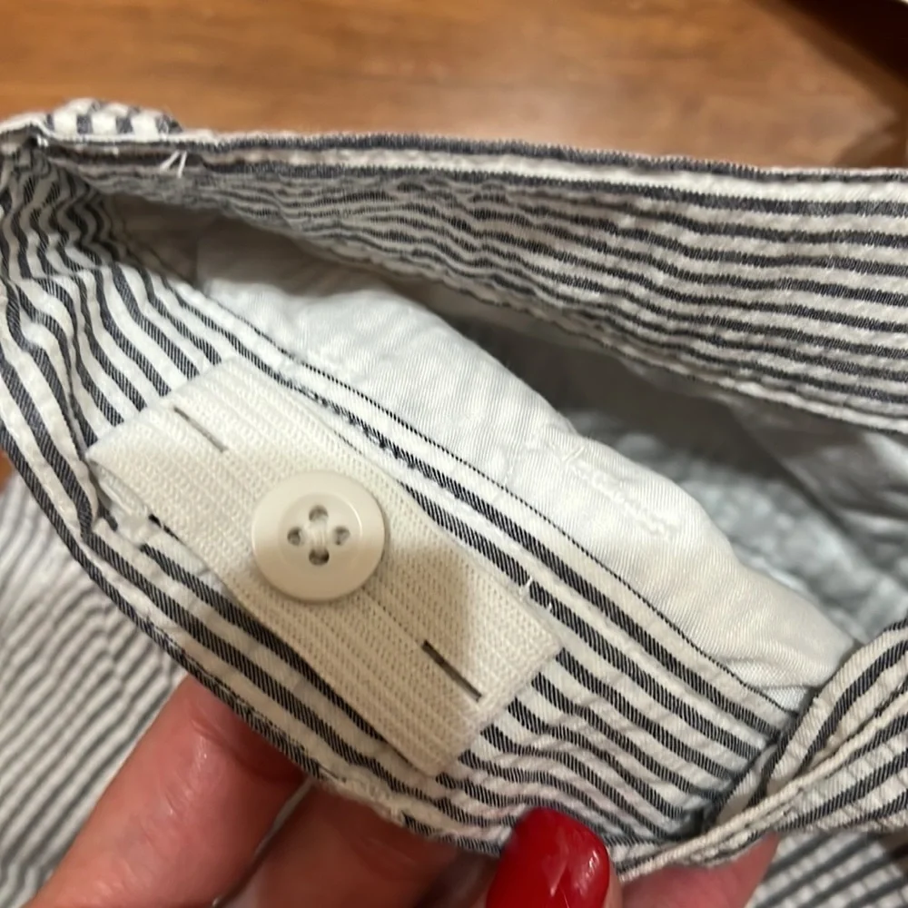 Gymboree boys grey and white seersucker flat front shorts size 8 NWT